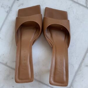 Leather square toe mule with kitten heal- Vicenza/Anthropologie